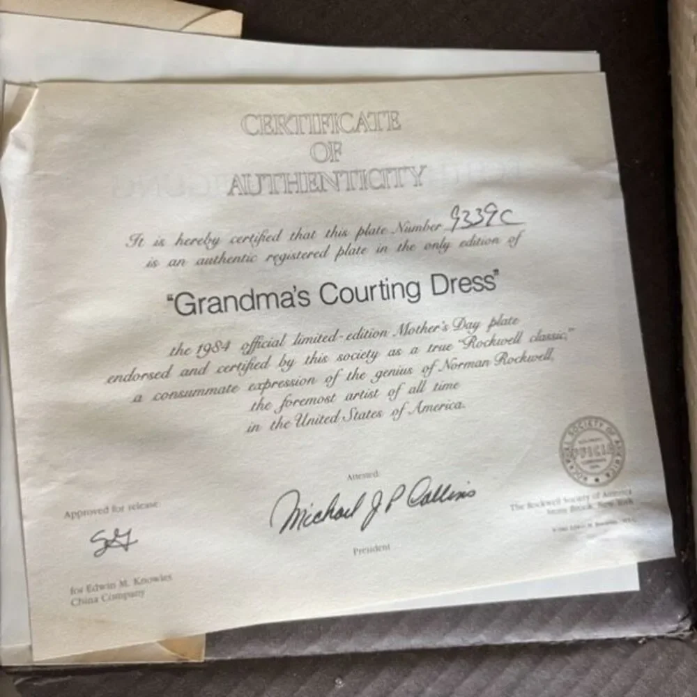 1984 Norman Rockwell Grandmas Courting Dress Plate COA Box Knowles 84-R70-2.9⁠